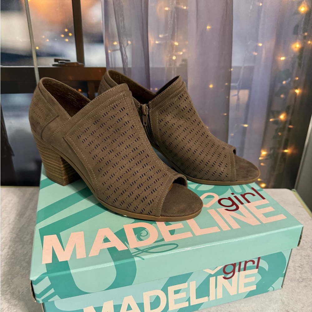 Madeline Girl Wren Women's Dark Earth Tan Brown Peep-Toe Heeled Boots New Sz 8